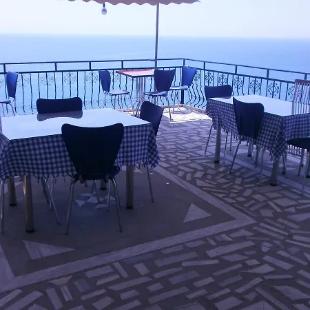 Odhisea Restaurant * Qeparo