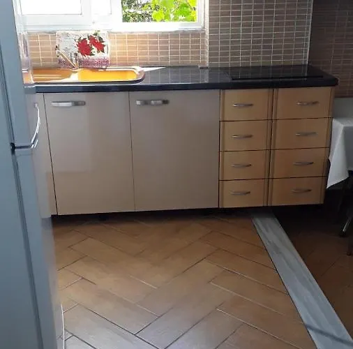 Odhisea Restaurant Apartment *