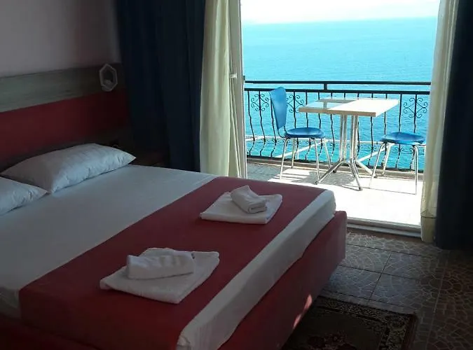 Apartment Odhisea Restaurant Qeparo