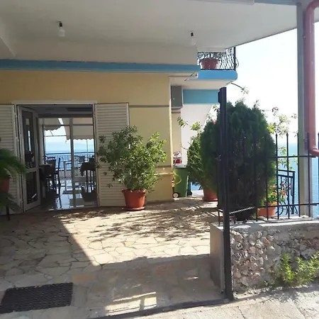 Odhisea Restaurant * Qeparo