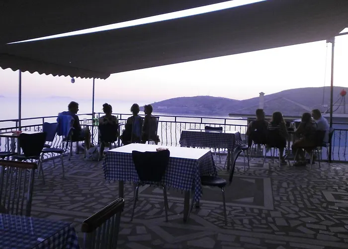 Odhisea Restaurant Appartamento Qeparo