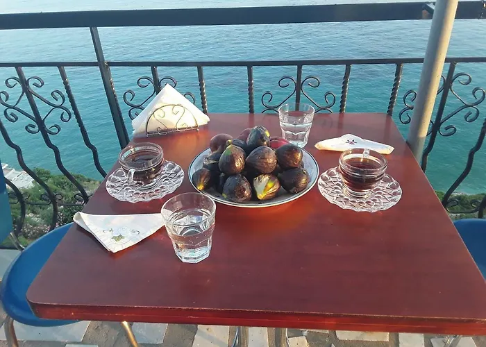 Odhisea Restaurant Qeparo