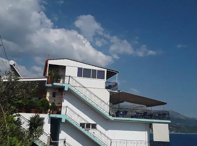 Odhisea Restaurant Lejlighed